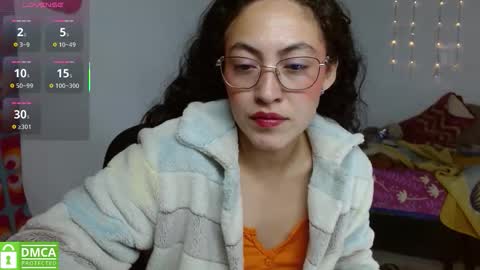 amitlu_ online show from November 2025 03:05:01 AM