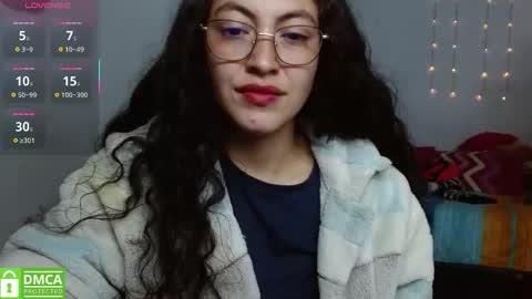 amitlu_ online show from November 2025 12:42:02 AM