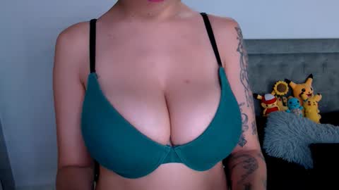 diana online show from November 2025 10:51:01 PM