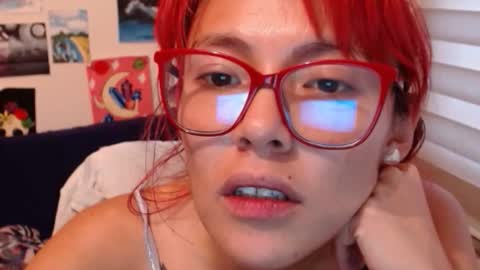 yisel online show from October 2025 09:42:01 PM