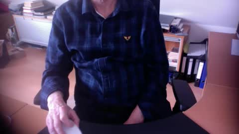 Snapshot of amor2200 chatting on March 2026 03:04:01 PM Amor2200 online show from March 2026 03:04:01 PM