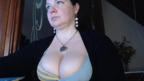 amorelara online show from January 2025 02:28:02 PM