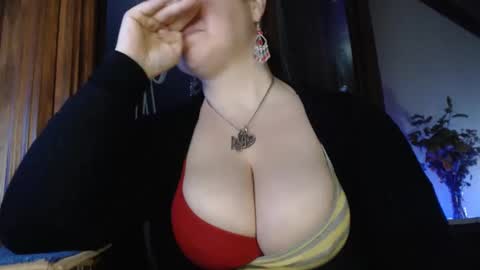 amorelara online show from February 2025 06:01:01 PM