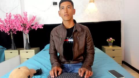 Snapshot of amorvives chatting on April 2026 02:43:01 PM Carlos online show from April 2026 02:43:01 PM