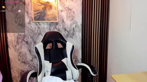 Amy online show from October 2025 08:29:02 PM