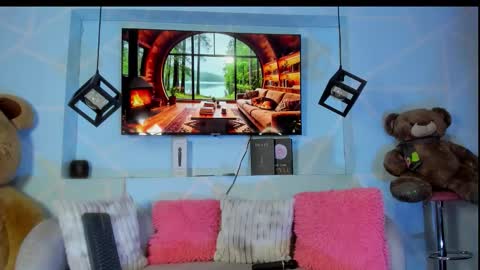 Emy Noa  online show from March 2026 12:59:01 AM