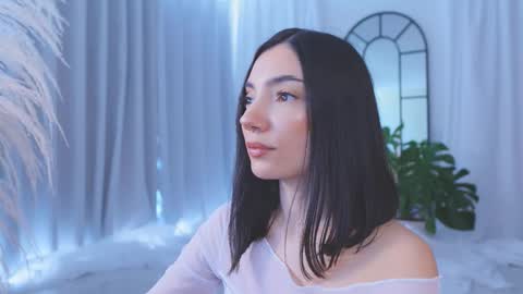 Amy Armstrong online show from November 2025 09:13:02 PM