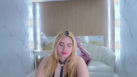 Amy  online show from October 2025 03:31:01 AM