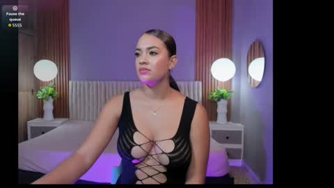 amyjohnsonn online show from December 2025 01:26:01 PM