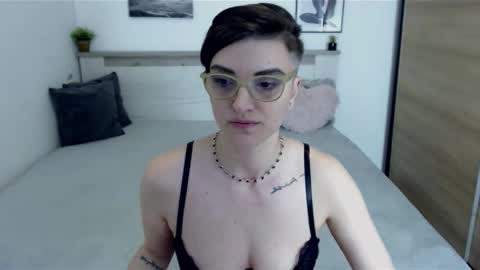 Snapshot of amylexy chatting on April 2026 11:43:01 AM Hi there guys My pleasure in your hands pvt is open online show from April 2026 11:43:01 AM