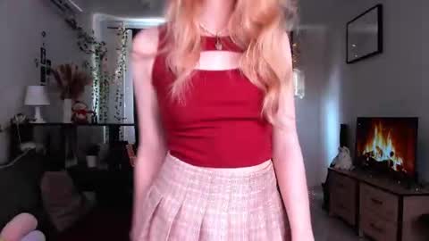 Snapshot of amylouwood chatting on July 2026 09:36:01 AM Amy online show from July 2026 09:36:01 AM