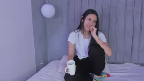 Amy ... Nice to meet u   thumb up me please its important online show from January 2025 07:36:02 AM