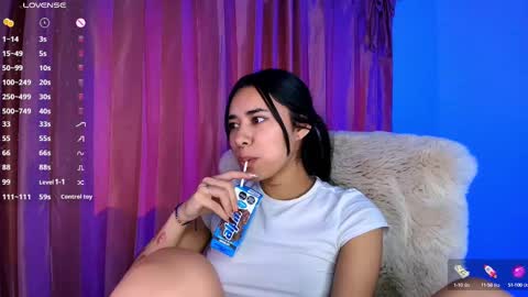 Amy ... Nice to meet u   thumb up me please its important online show from September 2025 11:04:01 PM