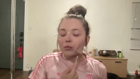 Snapshot of amythrill chatting on September 2025 05:18:02 AM Amy Thrill online show from September 2025 05:18:02 AM