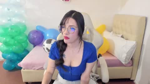 Snapshot of ana_ruuh chatting on July 2026 09:43:01 PM Im anna but you can call me as you want online show from July 2026 09:43:01 PM