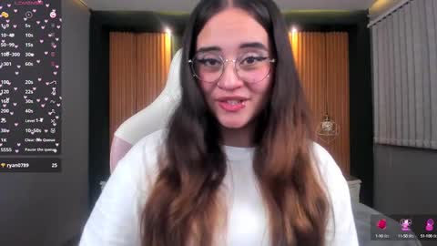 Snapshot of ana_taylor2 chatting on December 2024 08:10:02 PM Ana online show from December 2024 08:10:02 PM