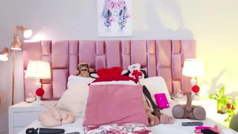 Snapshot of anaa_bellaa chatting on May 2026 12:11:02 PM anaa_bellaa online show from May 2026 12:11:02 PM