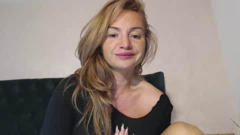 Ana online show from December 2024 10:45:01 PM