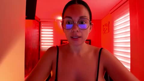 Snapshot of anabel_25 chatting on February 2026 12:01:02 PM Anabel online show from February 2026 12:01:02 PM