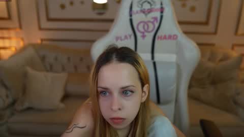 PLAYHARD054 online show from October 2025 10:34:02 AM