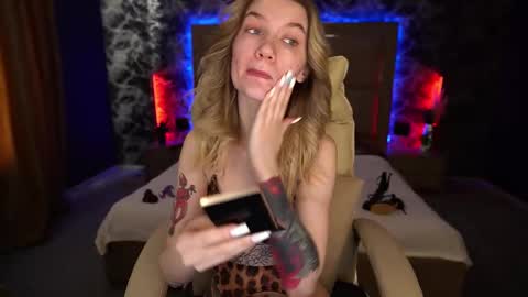 Snapshot of anacondaon chatting on February 2025 09:58:01 AM Nika online show from February 2025 09:58:01 AM