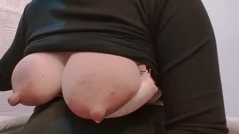 Snapshot of anacutieee chatting on February 2026 01:44:02 AM anacutieee online show from February 2026 01:44:02 AM