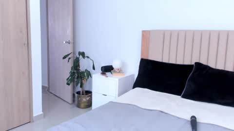 Ana Henao or Annie... Follow me ahenaocb Insta  X online show from October 2025 08:02:02 PM