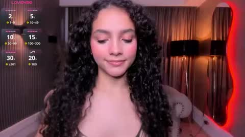 Snapshot of anahi_curlie1 chatting on June 2026 11:31:01 AM Anahi Curlie online show from June 2026 11:31:01 AM