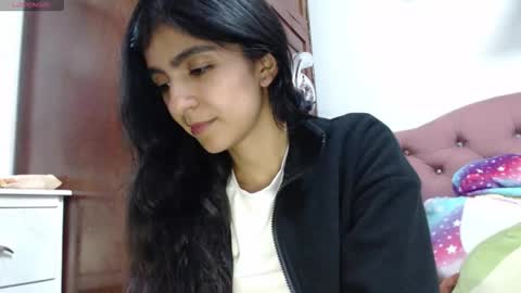 Anahi Browns online show from December 2025 08:37:02 PM