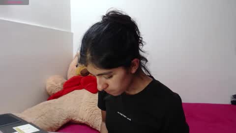 Snapshot of anahibrowns95 chatting on May 2026 10:05:02 PM Anahi Browns online show from May 2026 10:05:02 PM