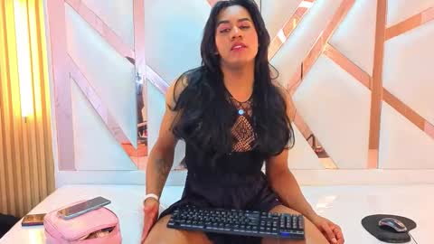 Ana  online show from October 2025 01:56:02 PM
