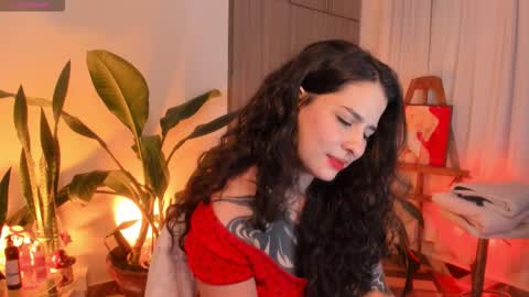 Mariana  online show from October 2025 11:28:02 PM