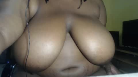 Snapshot of analock chatting on November 2025 10:04:02 AM Dotunga online show from November 2025 10:04:02 AM