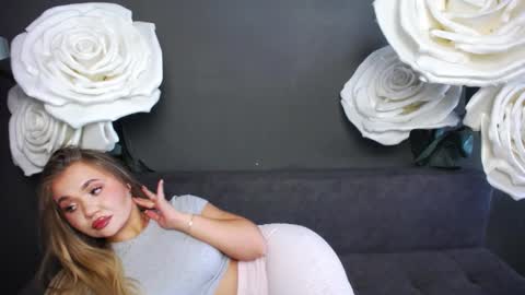 anastacyyellig online show from September 2025 02:27:01 PM