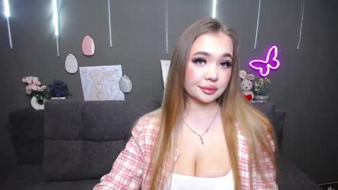 anastacyyellig online show from April 2026 08:17:01 PM