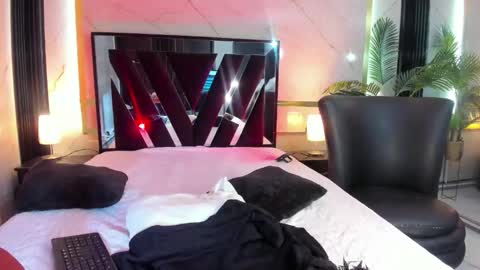 Anastasia online show from December 2025 01:50:02 PM