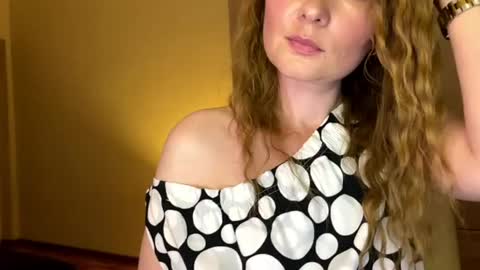 Snapshot of anavelle chatting on June 2026 11:49:02 PM Ana online show from June 2026 11:49:02 PM