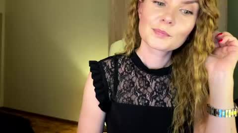 Snapshot of anavelle chatting on July 2026 11:33:02 PM Ana online show from July 2026 11:33:02 PM