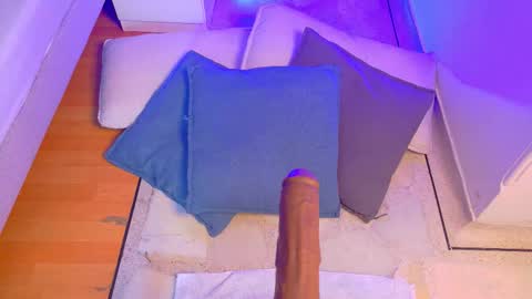 Kendra  online show from November 2025 10:36:01 AM