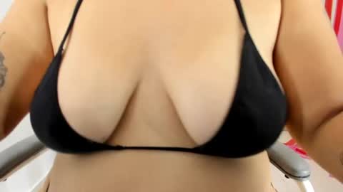 Snapshot of anawatson_ chatting on June 2026 07:22:02 PM Ana online show from June 2026 07:22:02 PM