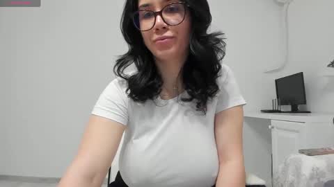 Snapshot of anayscaandy chatting on April 2026 03:57:02 AM Andreea online show from April 2026 03:57:02 AM