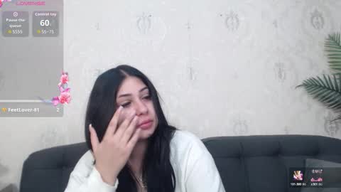 Snapshot of anaysdivine chatting on October 2025 03:47:02 AM Anays online show from October 2025 03:47:02 AM