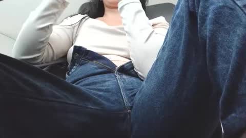 Snapshot of anddrea_ chatting on February 2026 11:39:01 AM online show from February 2026 11:39:01 AM