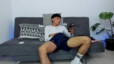 Snapshot of ander_012 chatting on April 2026 09:35:01 PM Ander Arias online show from April 2026 09:35:01 PM