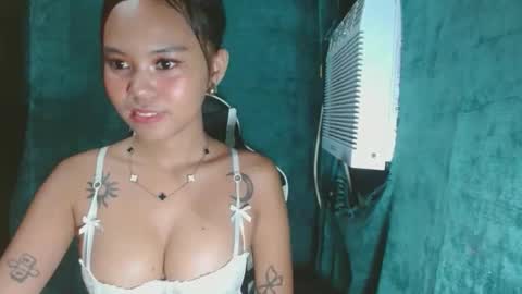 andiaprecious_ online show from April 2026 01:56:02 PM