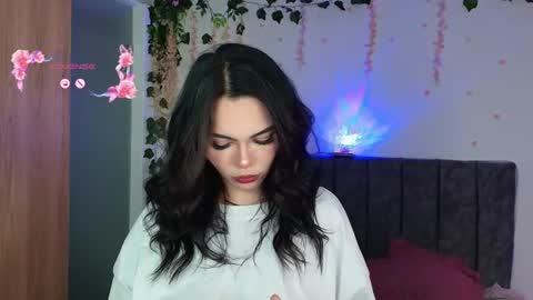 Snapshot of andra_rosse chatting on June 2026 02:53:01 AM Andra de la Rosse online show from June 2026 02:53:01 AM