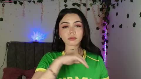 Snapshot of andra_rosse chatting on June 2026 02:24:02 AM Andra de la Rosse online show from June 2026 02:24:02 AM