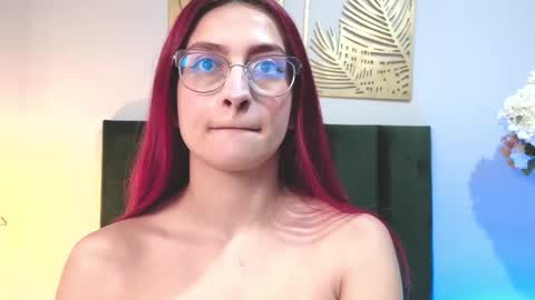 Andra Cyrus online show from November 2025 11:32:01 AM