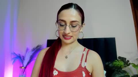 Andra Cyrus online show from December 2025 12:08:01 AM