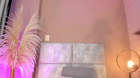 Andra Cyrus online show from May 2026 01:57:16 AM